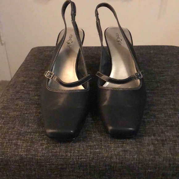 Navy East5th - Picture 1 of 3